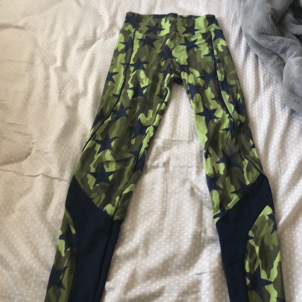 Green star leggings
